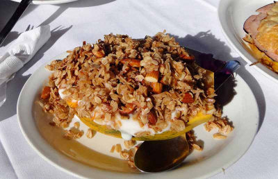 Papaya, Yogurt & Granola